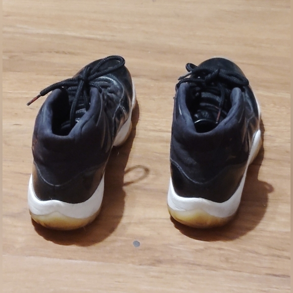 Air Jordan 11 Retro High 72-10 Size 10.5us Used, No Box - Picture 5 of 8